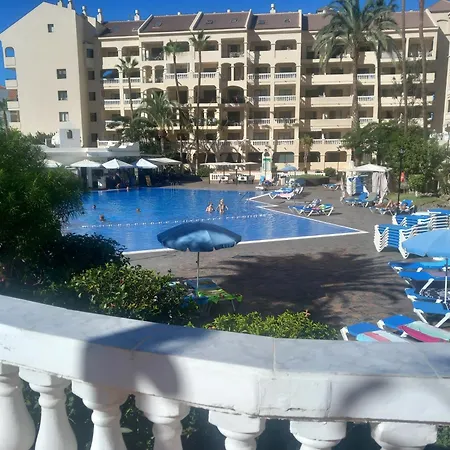 Castle Harbour 460
