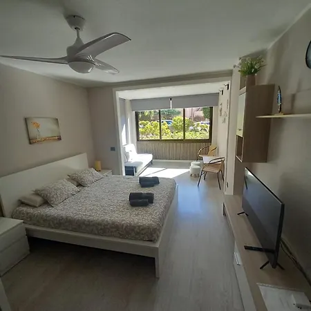 Castle Harbour 460 *